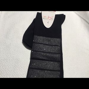 SALE. BUY 5/$10.    NWT. Girls Knee Socks Sz 4. Black